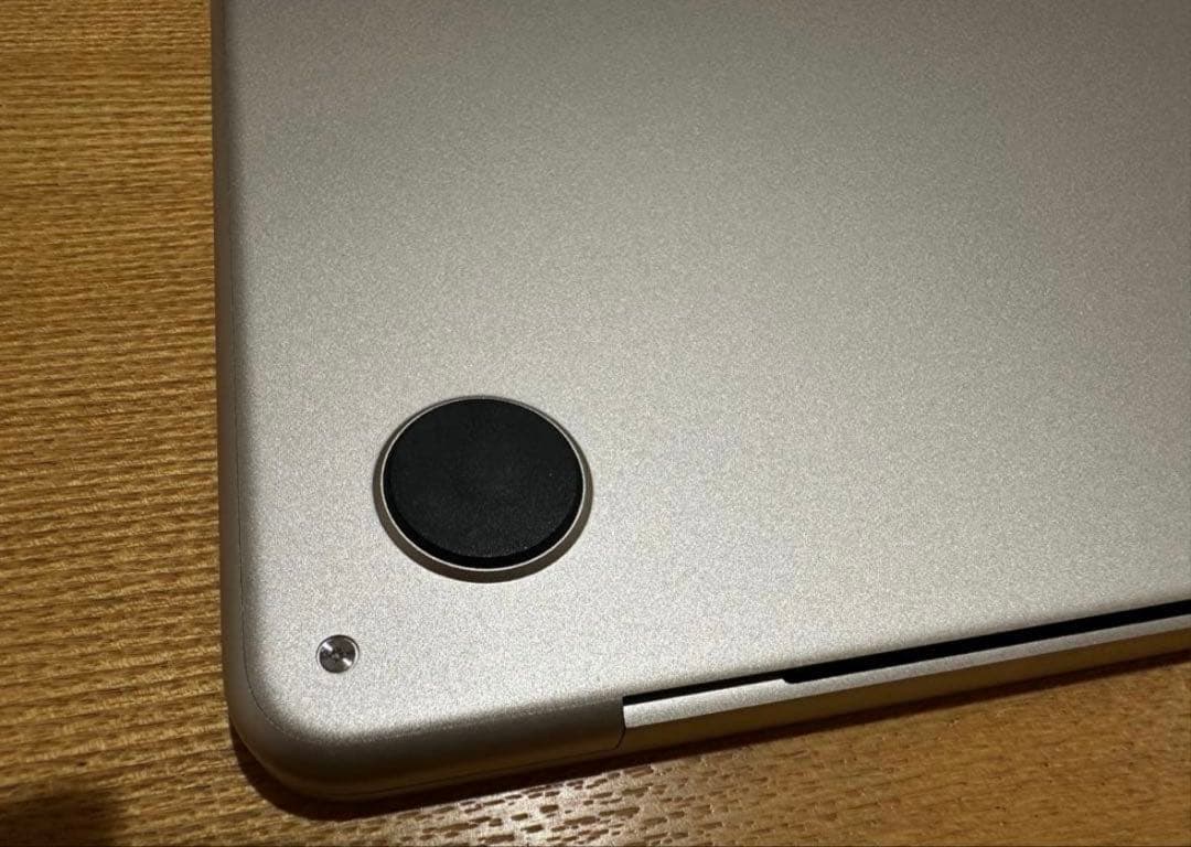 MacBookAir M2 13インチ 8GB/256GB 箱付　スターライト