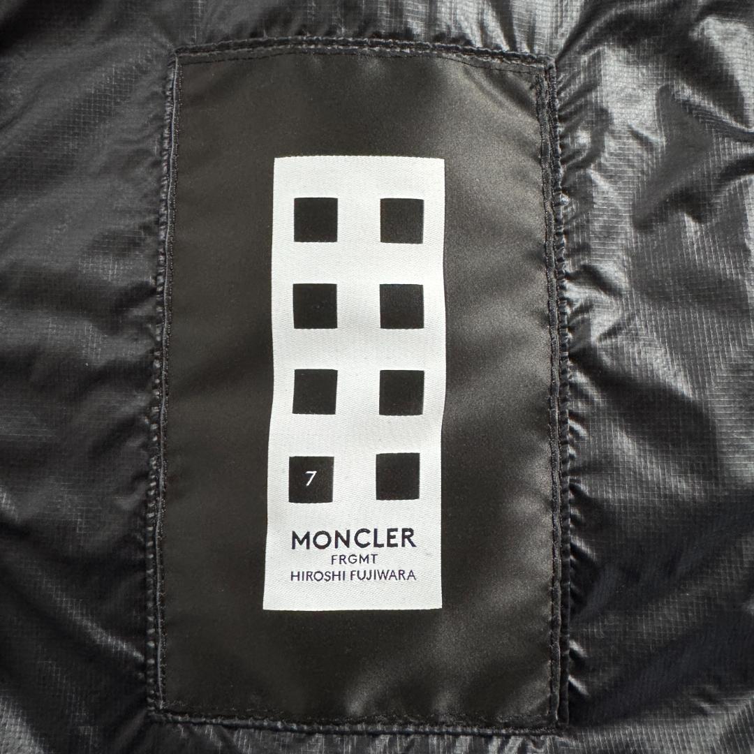 【新品☆高級モデル☆バックデザイン☆】モンクレール ナイロン ジップパーカー
