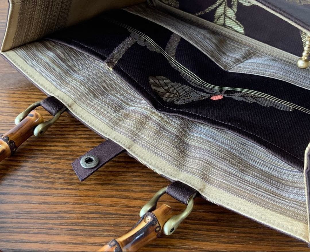 焦茶に金糸きらめく葉文の帯 リメイク バンブーハンドルバッグ 浅型マチ広め