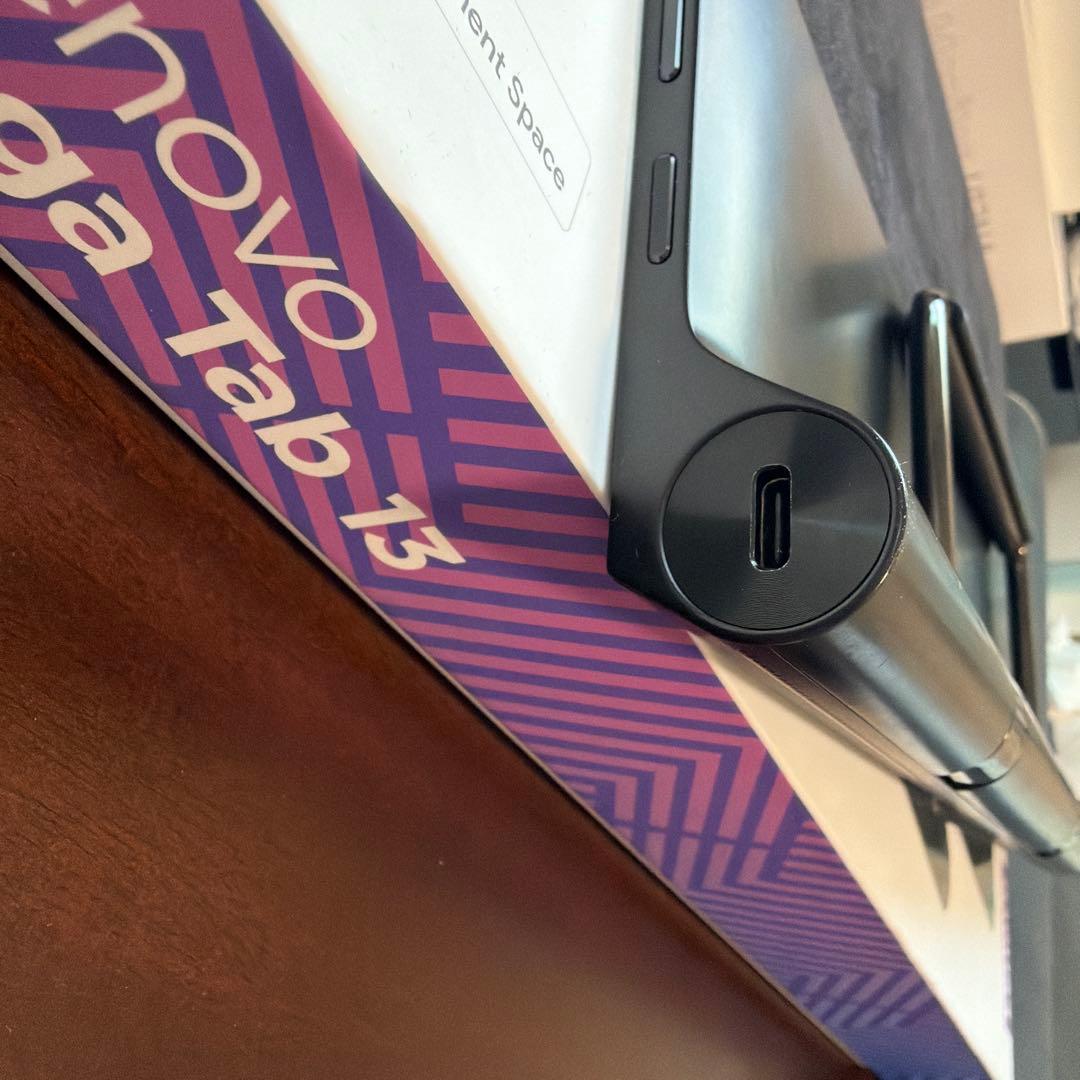 Lenovo Yoga Tab 13タブレット　モバイルモニター機能あり