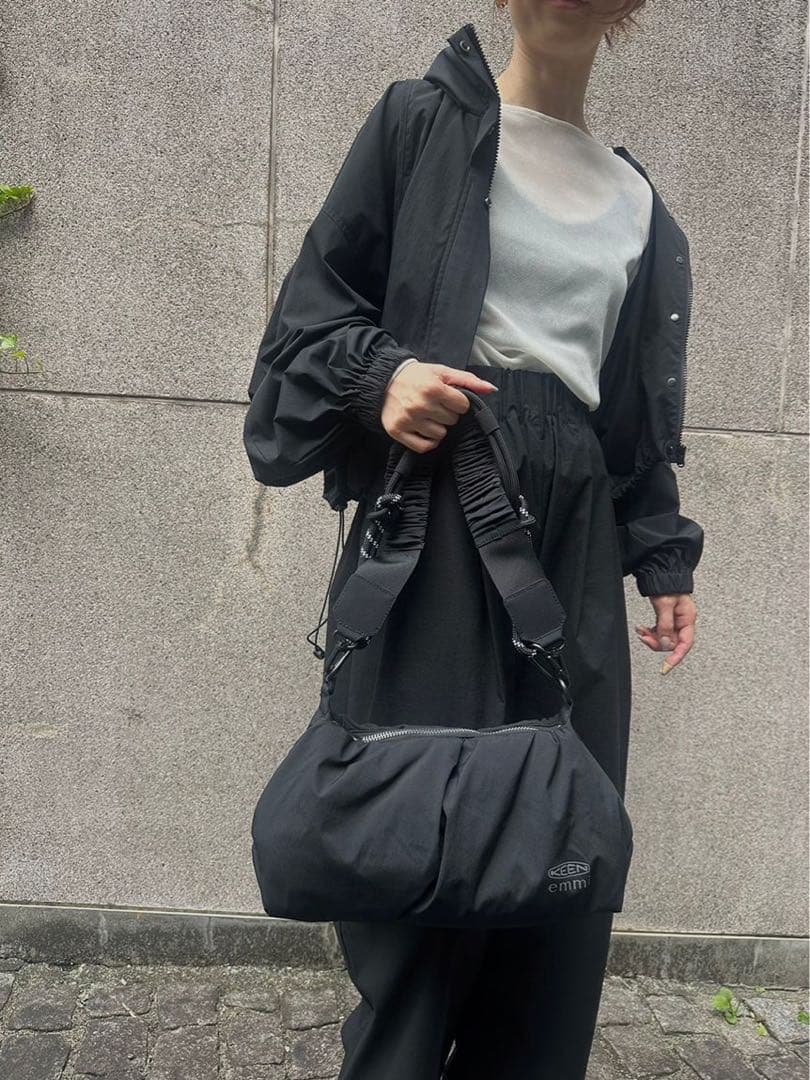 emmi×KEEN新品同様⭐️GATHER SHOULDER BAGギャザーバック