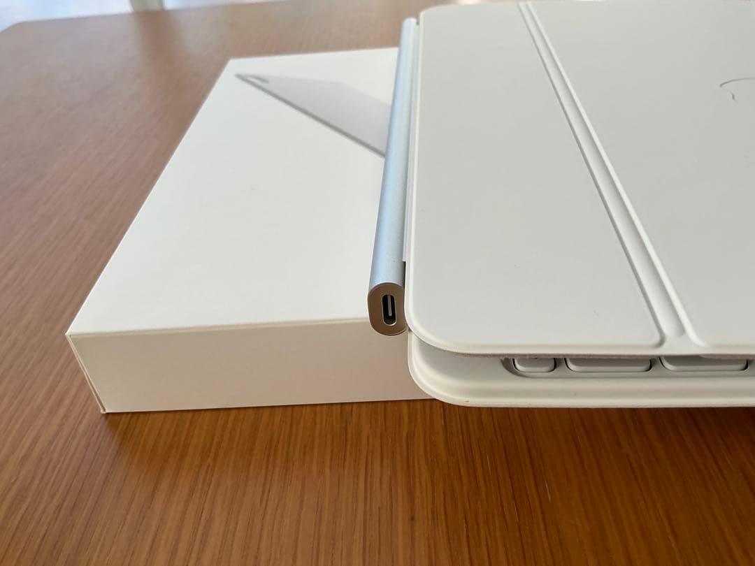 Apple iPad Air M3 11インチ及びmagic keyboard