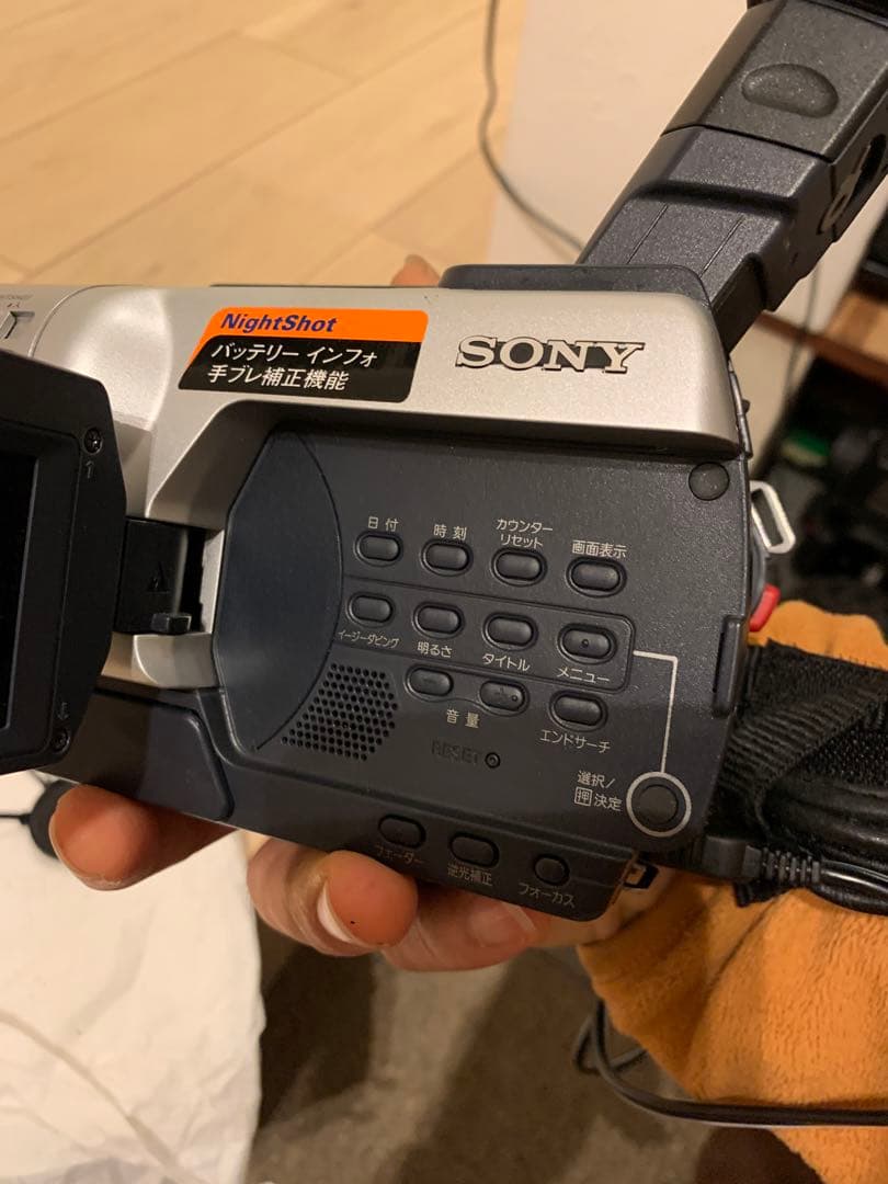 ビデオカメラ Sony Handycam video Hi8 240x CCD-Trv106