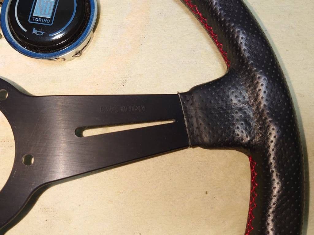 NARDIスポーツ36 Φブラック パンチングレザーレッドステッチ