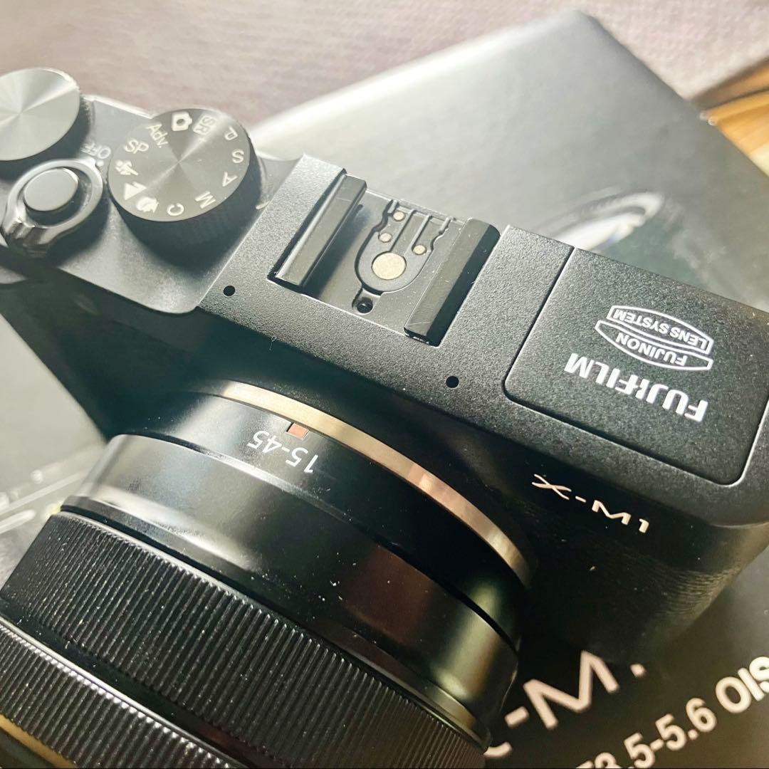 Fujifilm X-M1 ミラーレス　フジフィルム　カメラ　一眼　X