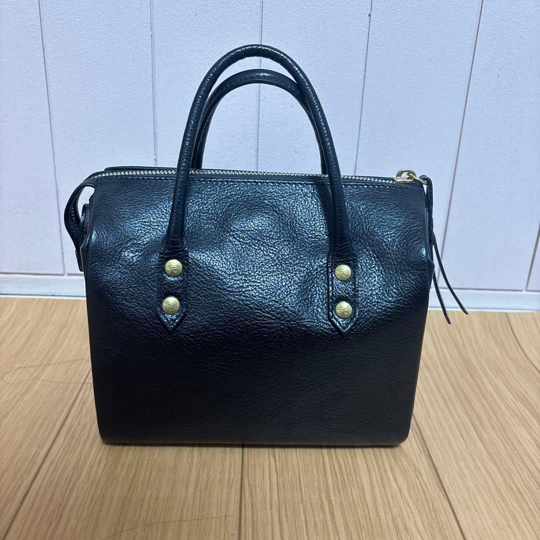 IL BISONTE ブラックレザーハンドバッグ