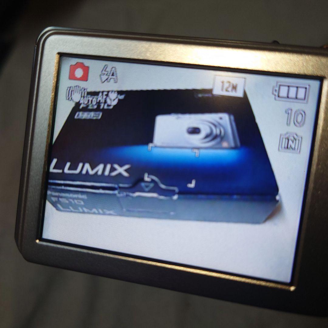 LUMIX FS10・デジタルカメラ 12メガピクセル シルバー