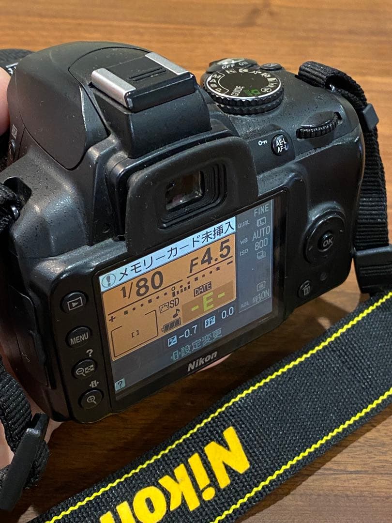 Nikon CCDD3000 デジタル一眼　ニッコール28-70 レンズ付動作品