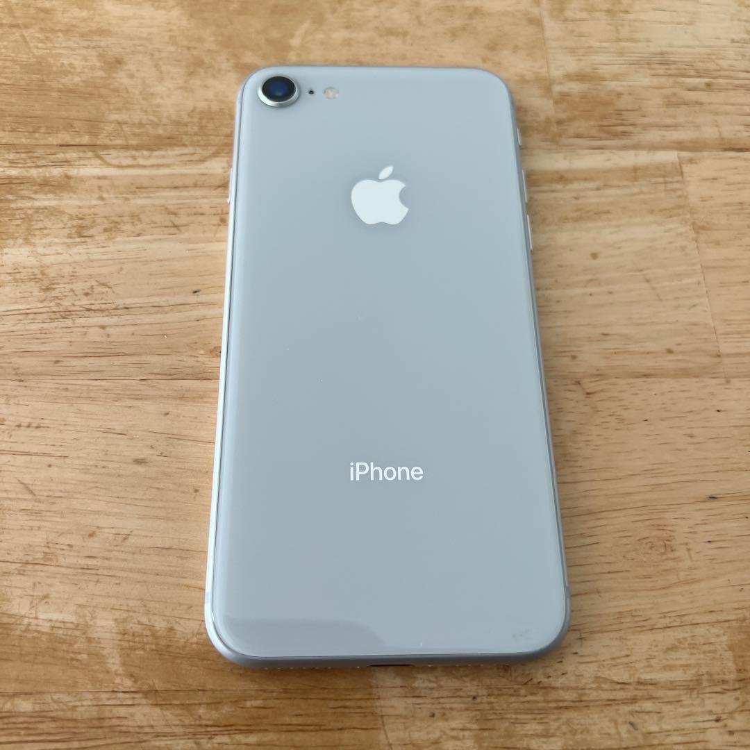 iPhone8 64GB シルバー