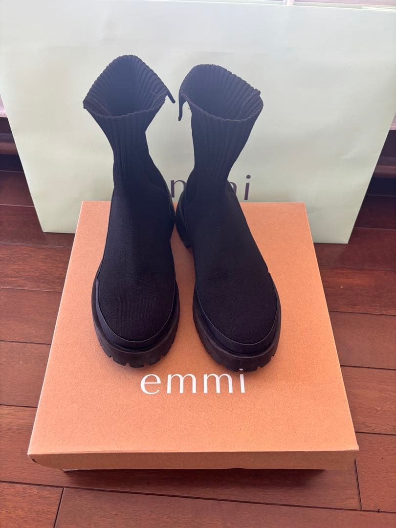 emmi ブラック2025年モデル　値下げ相談可能。