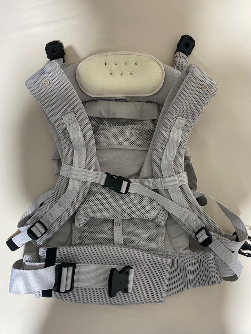 美品 アップリカ 2025年10月購入 新色ラクリス 抱っこ紐 ホワイトアッシュ