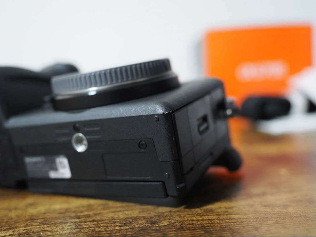 ソニー ミラーレス一眼カメラ α6700 ボディ ILCE-6700 残保証あり