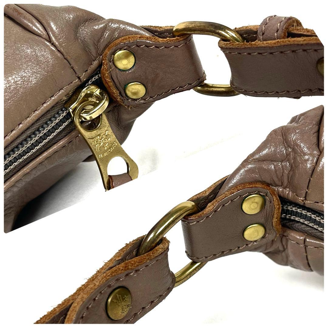 イルビゾンテ　ショルダーバッグ　三日月　幅広タイプ！　ロゴ型押し　本革　未使用級