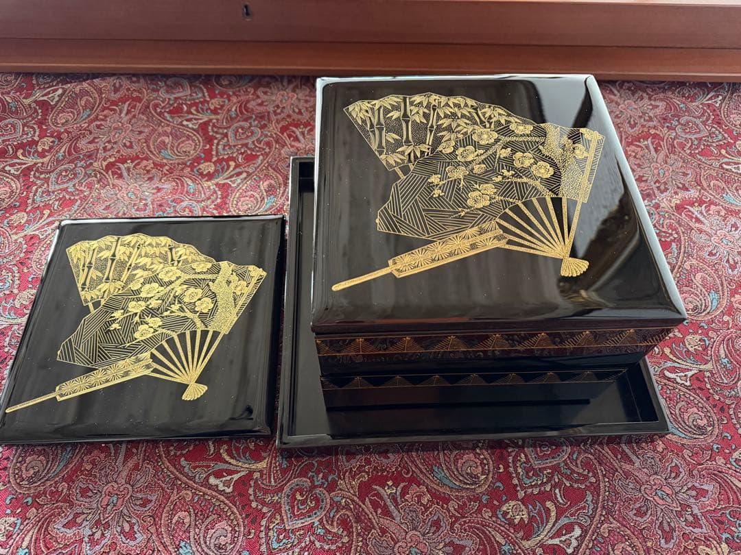 輪島塗（重要無形文化財）沈金二段重箱 重台付 木製共箱付き