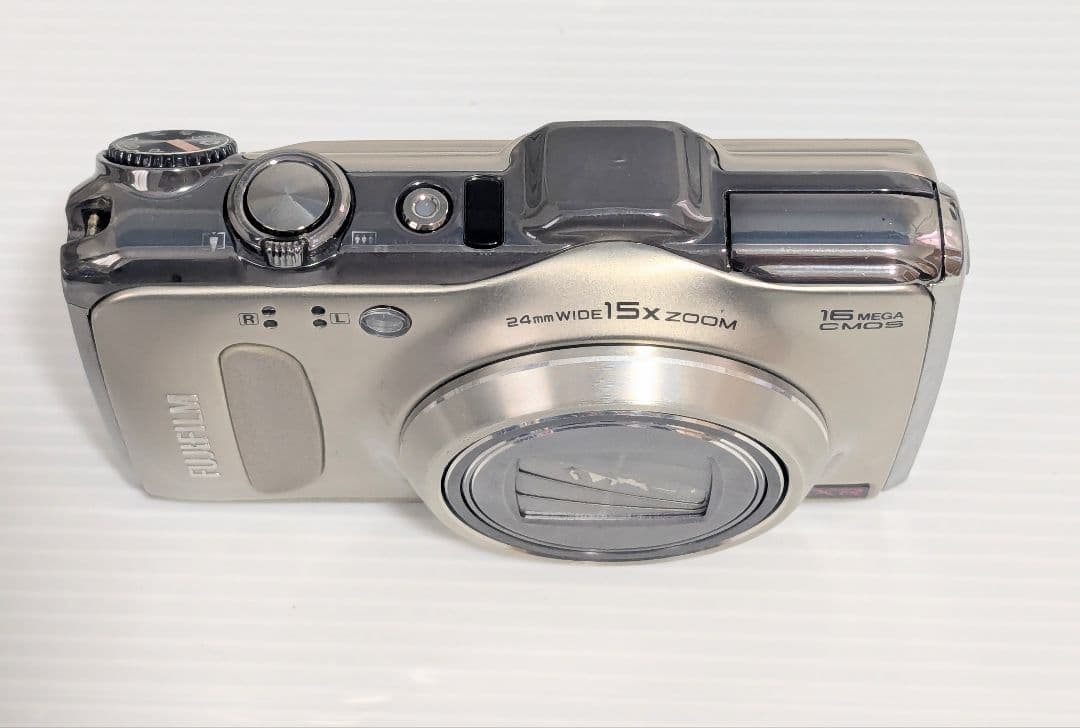 FUJIFILM F600EXR 富士フイルム　デジタルカメラ　ゴールド