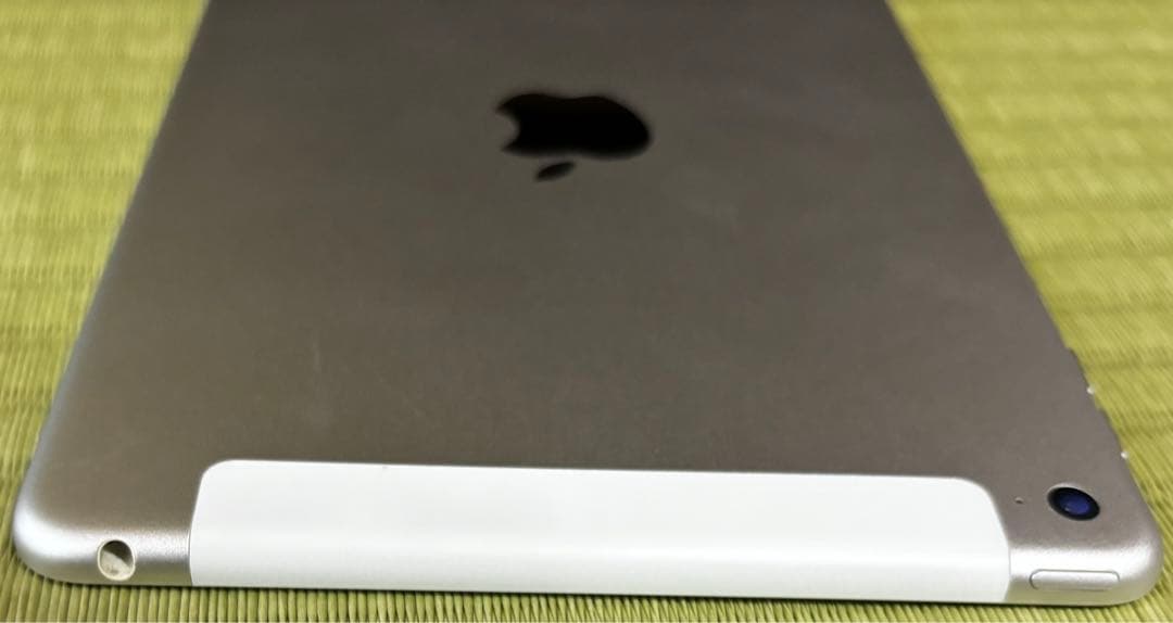 iPad mini 4 Cellular 128GB SIMフリー シルバー