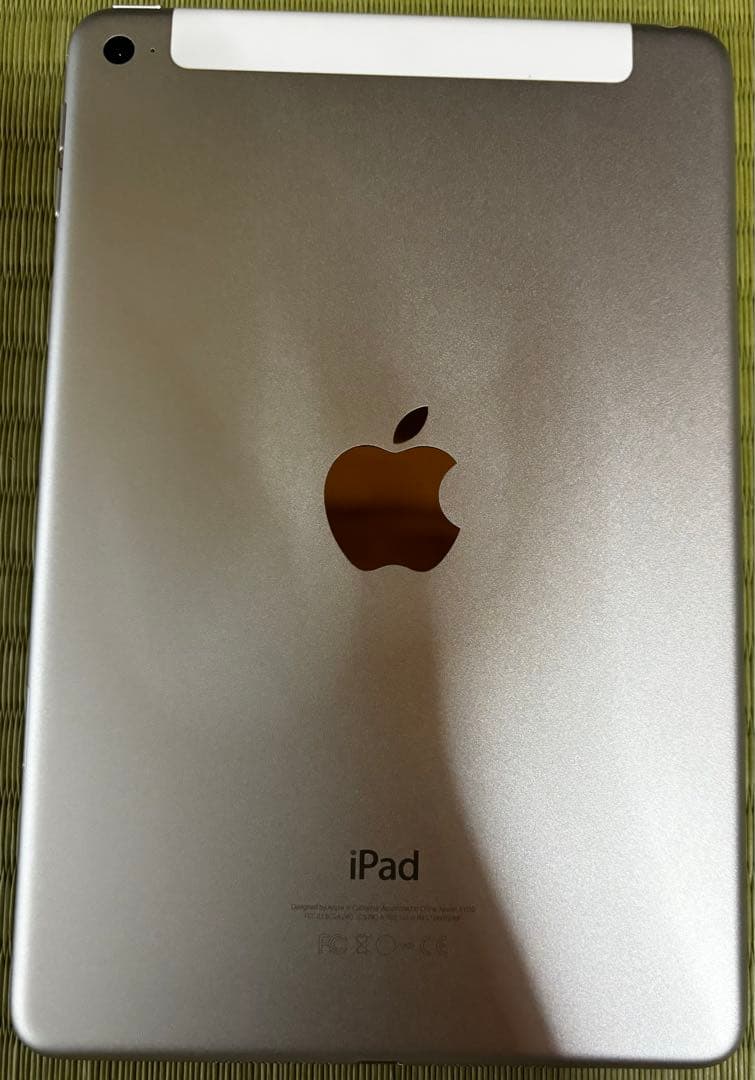 iPad mini 4 Cellular 128GB SIMフリー シルバー