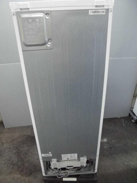 シャープ　ノンフロン冷凍冷蔵庫　SJ-D18GJ-W　2021年製　☆A5
