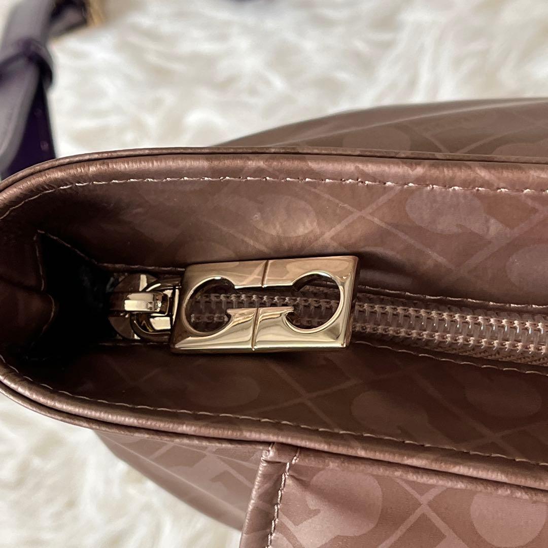 未使用✨ゲラルティーニ ソフティ　クロス　ショルダーバッグ