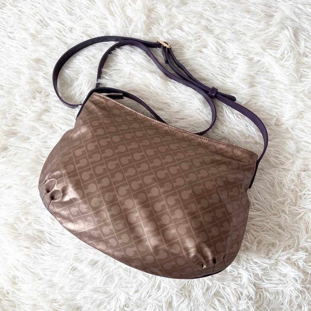 未使用✨ゲラルティーニ ソフティ　クロス　ショルダーバッグ