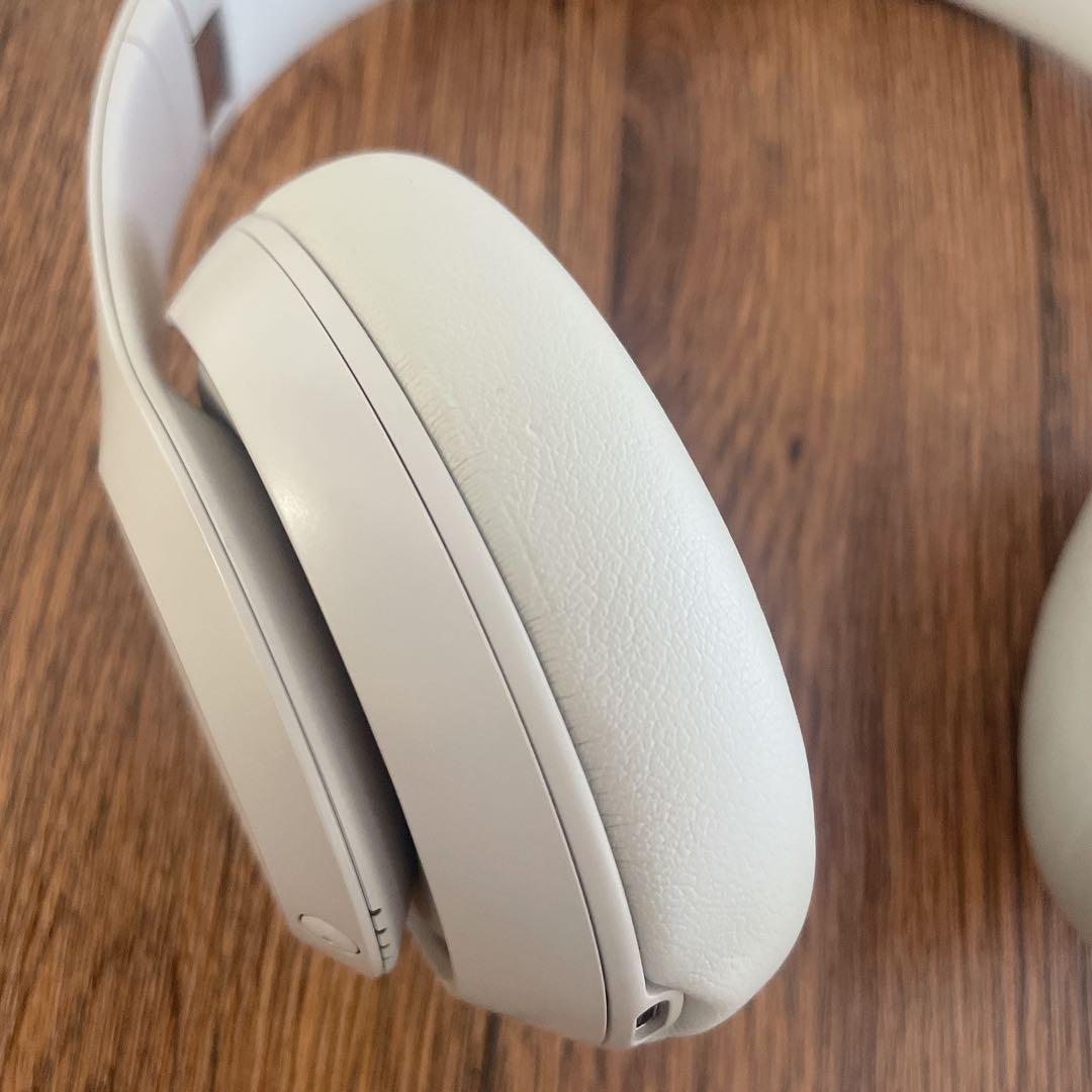動作良好⭐️Beats Studio Pro ワイヤレスヘッドホン　サンドストーン