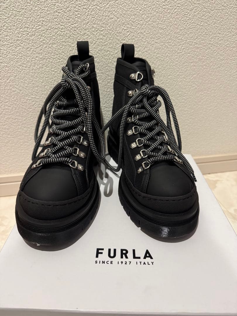 FURLA フルラ ハイカットスニーカー マウンテンブーツ