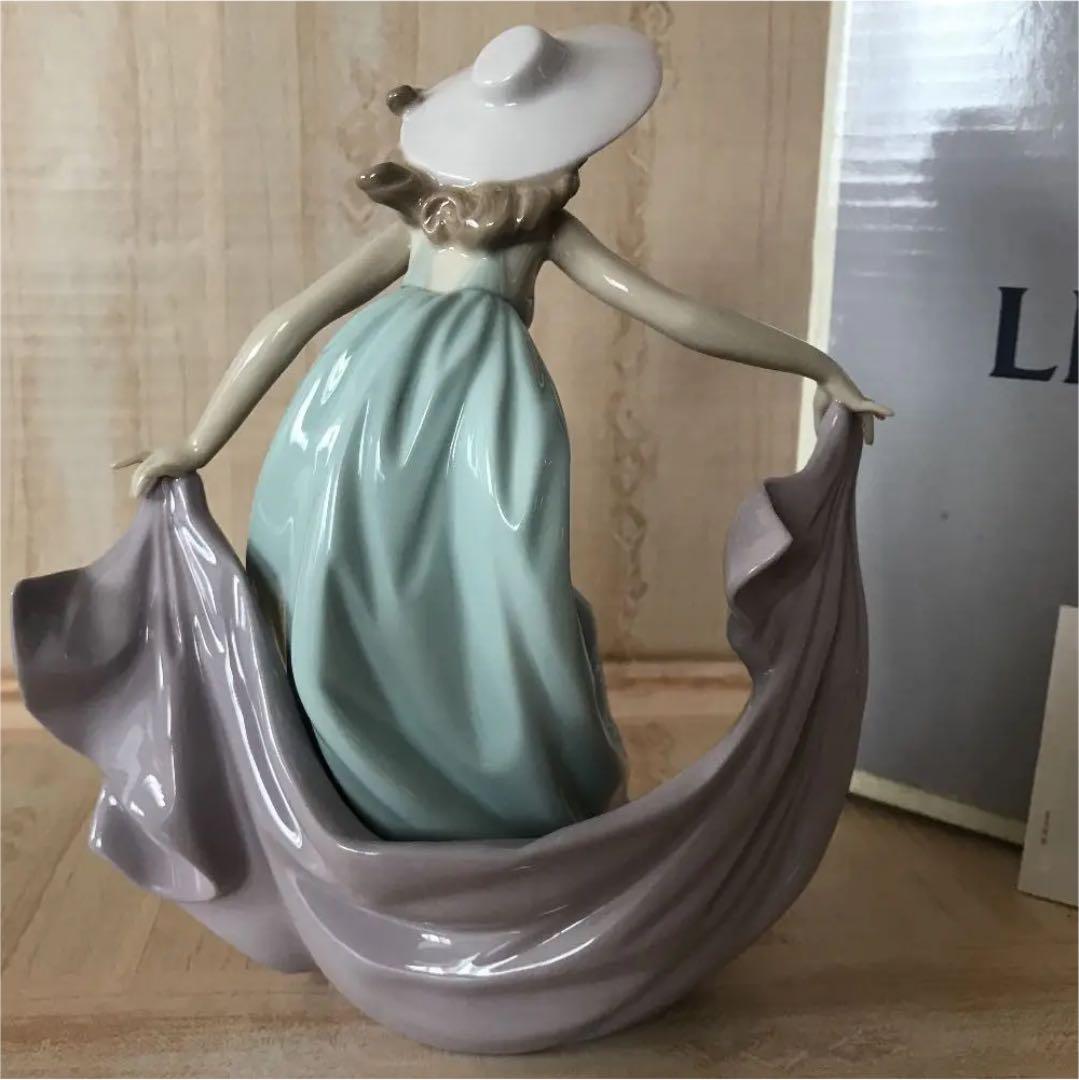 LLADRO・リヤドロ・5月の舞踏・フィギュリン・欠損無し・付属品・元箱有り