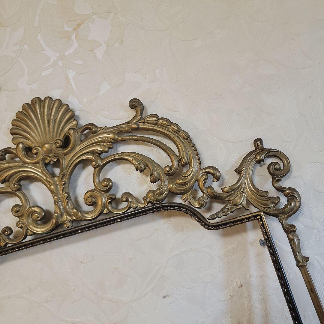 真鍮のアンティークフレーム　大型　イタリア製　フレームのみ　什器　ヴィンテージ