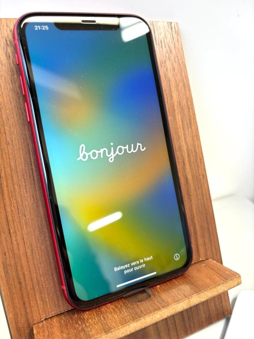 Apple iPhone 11 (レッド) 64GB バッテリー72％