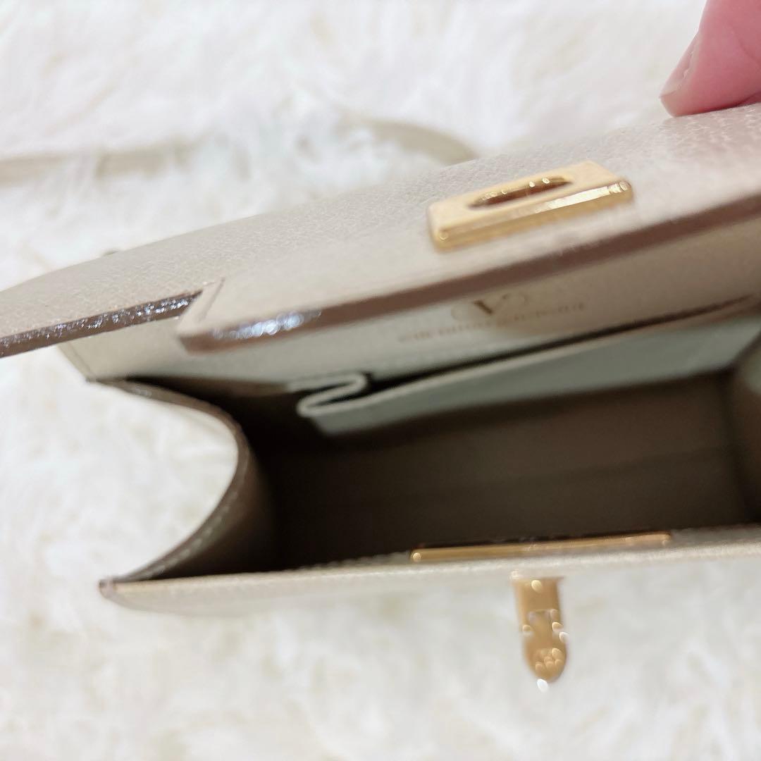 ヴァレンチノ・ガラヴァーニ　ブラウンレザーショルダーバッグ