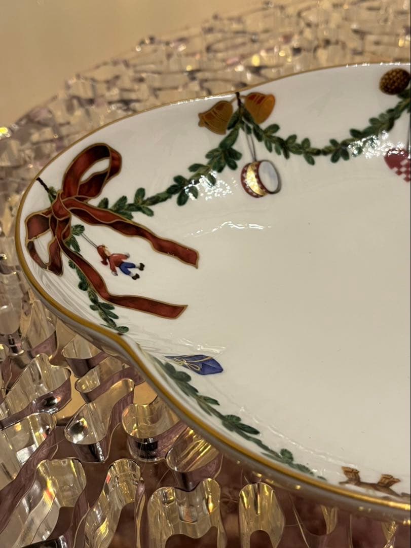 ⭐️新品未使用⭐️ スターフルーテッド クリスマス ディッシュ２枚18cm〜22cm