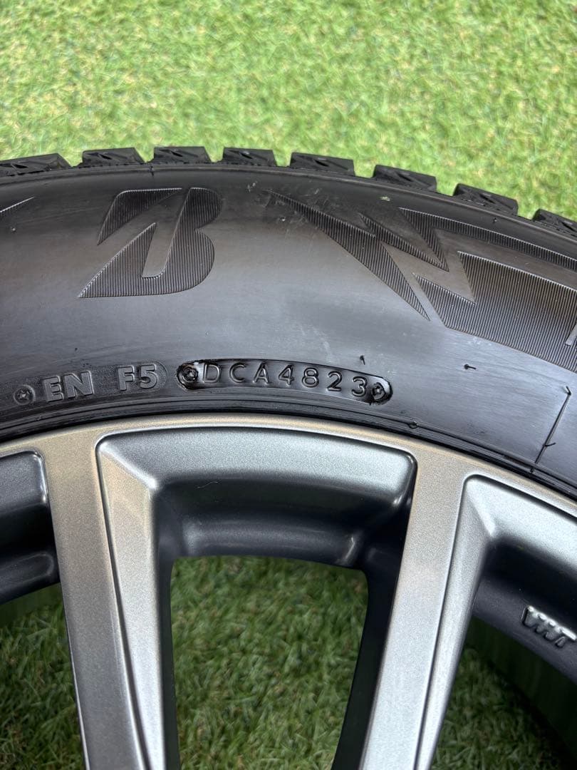 ブリヂストン スタッドレスタイヤBLIZZAK DM-V3 225/65R17