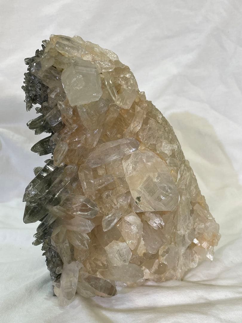 ヒマラヤ水晶　ガネーシュヒマール産　クラスター