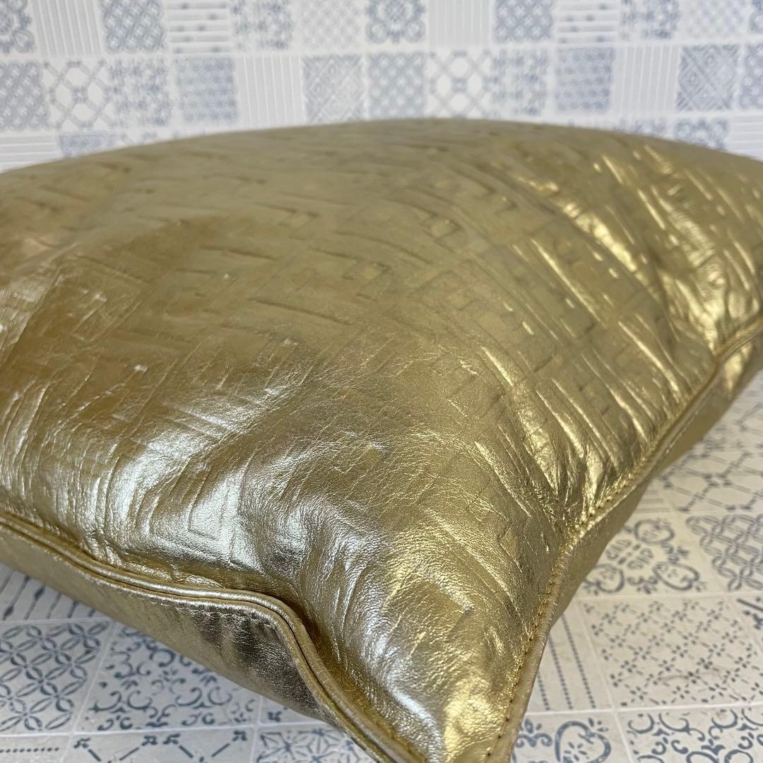 FENDI フェンディ　ゴールド　クッション　インテリア