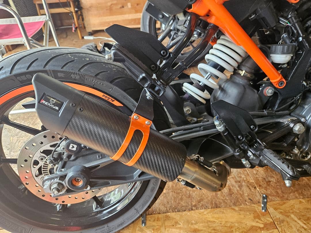 REMUS スリップオンマフラー　KTM 125 390 duke