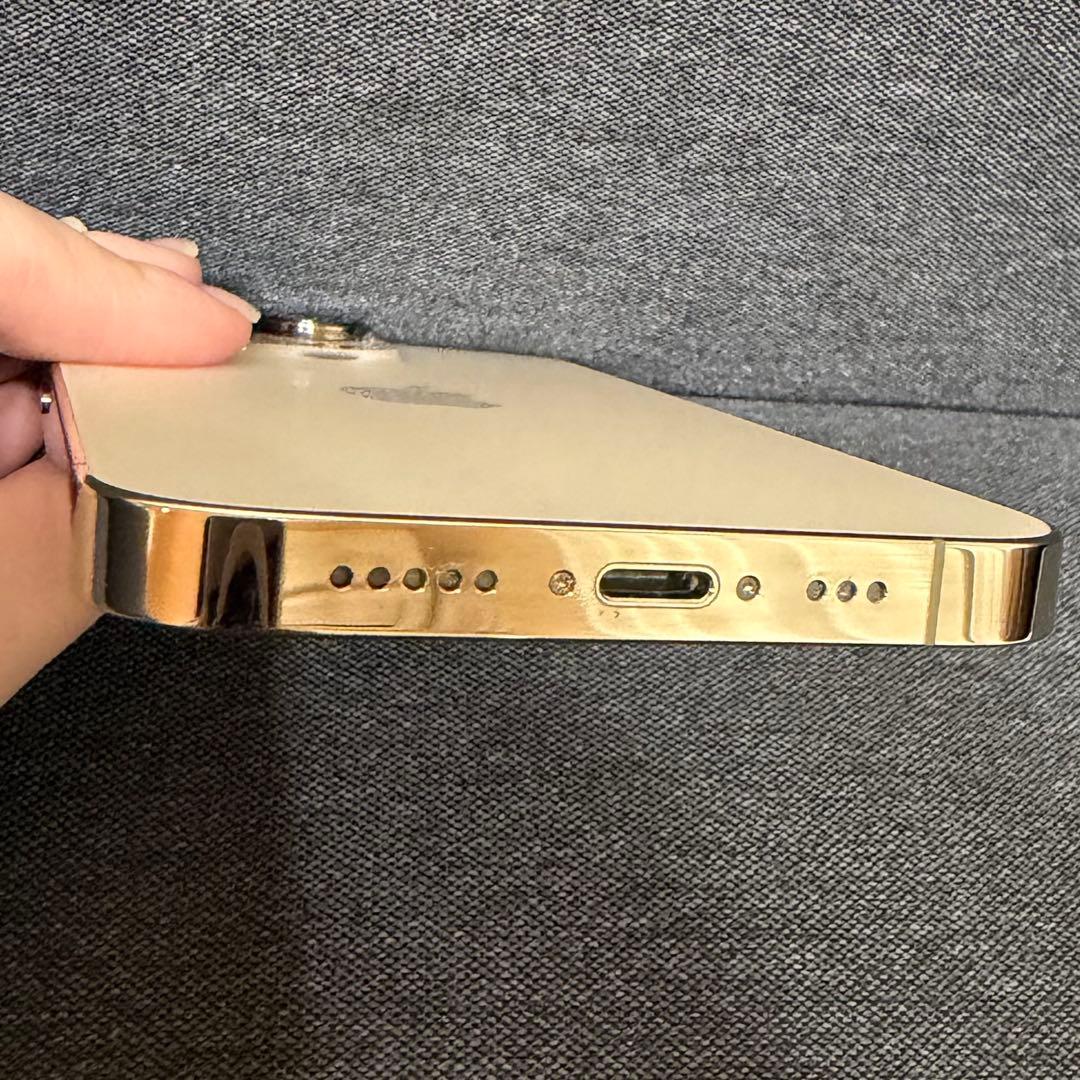 iPhone 14 128GB SIMフリー　画面保護シート付き