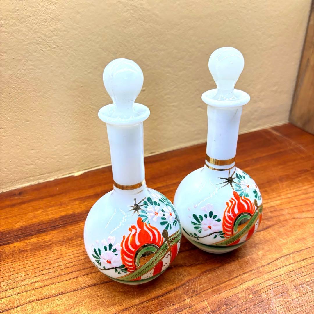 大正ガラス　昭和レトロ　徳利　ミルクガラス　年代物　戦前　骨董品　ガラス　食器