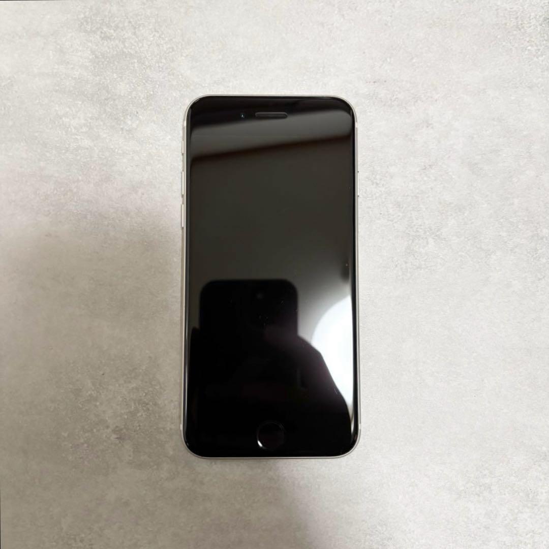 美品 iPhone SE 第3世代 64GB ホワイト バッテリ100% 261