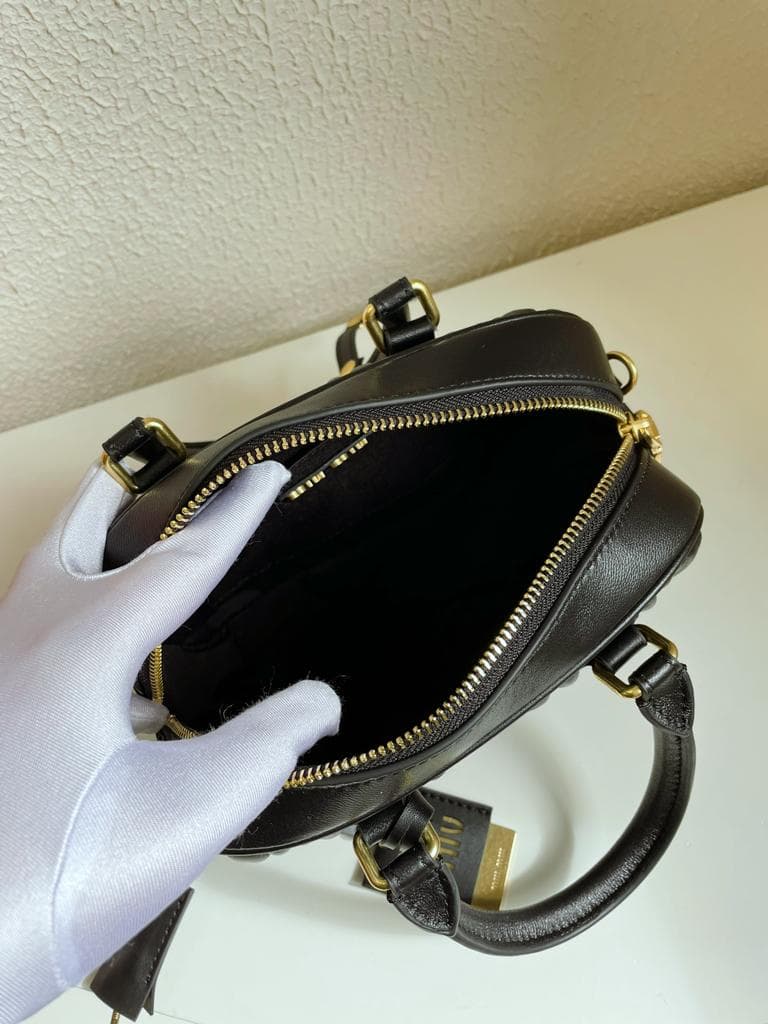 miu miu ブラック ハンドバッグ キルティング