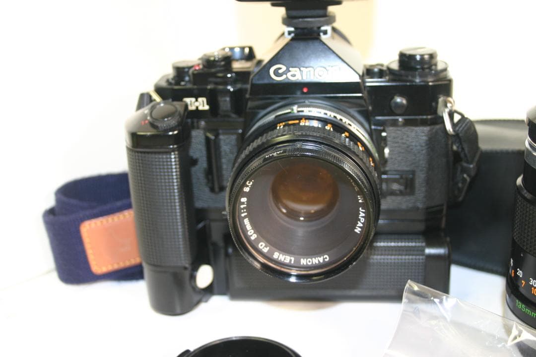 【動作確認済】キャノンA-1+純正レンズ2本+モータドライブ+ストロボ（C12）
