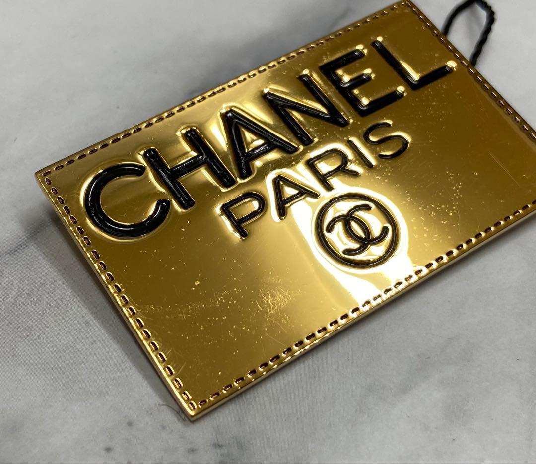 CHANEL プレートブローチ