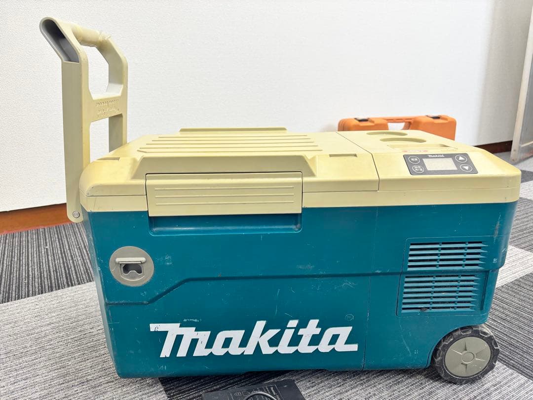 ま*す様 マキタ 充電式保冷温庫 CW180D 18V容量20L