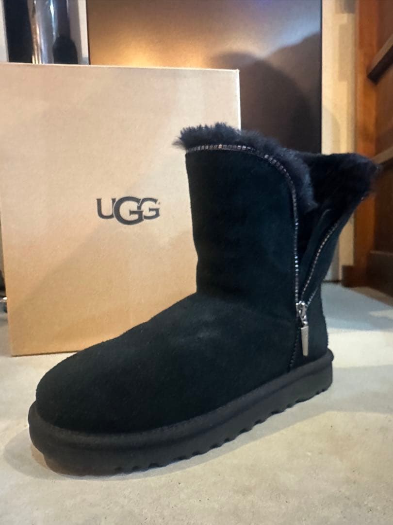 ぴ*ぴ様 UGG★美品★サイドジップ★24cm★アグ★フローレンス★スウェード