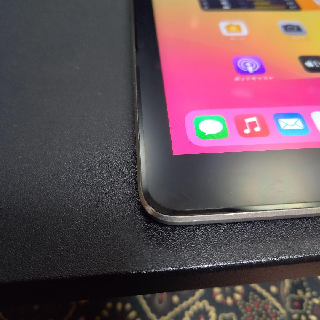 iPad 第6世代32GBスペースグレイWiFi+セルラーモデル(ソフトバンク)