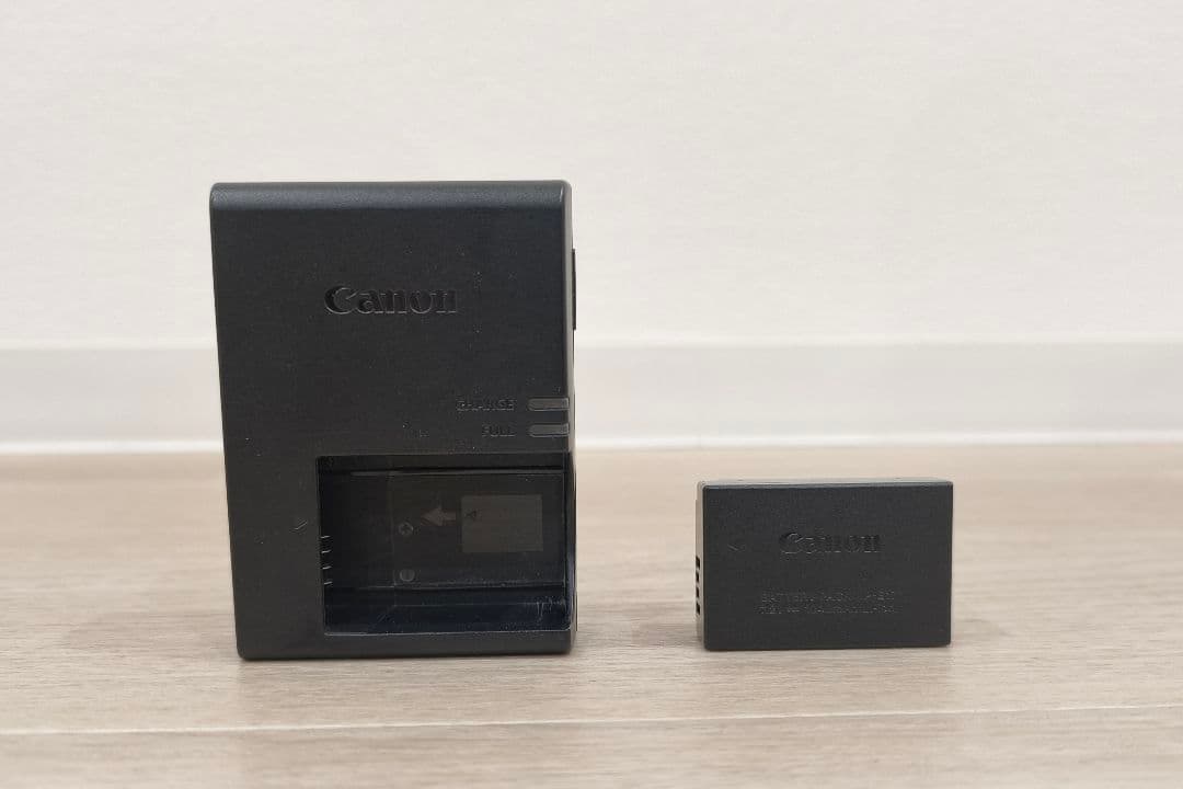Canon EOS Kiss X8i デジタル一眼レフカメラ レンズキット