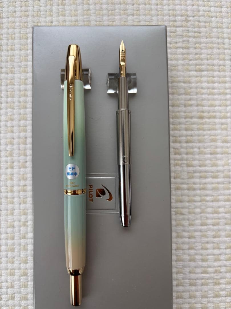 新品ナガサワ東川崎ハーバーミントゴールド キャップレスデシモ 万年筆 パイロット
