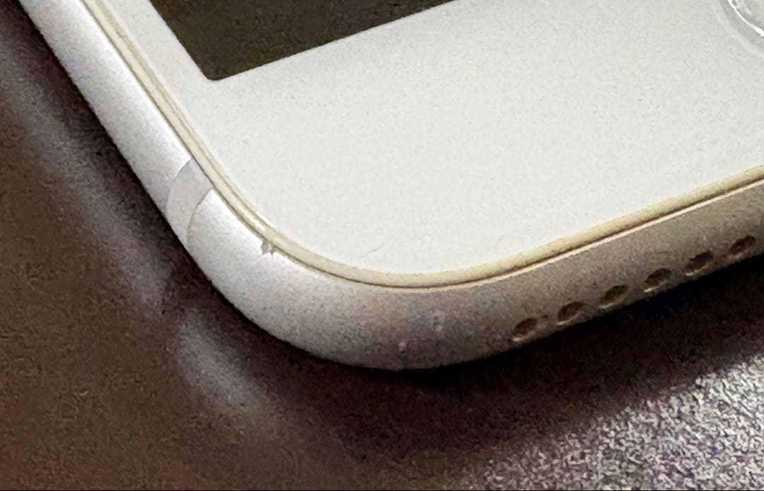 【匿名配送込】iPhone 8 64GB SIMフリー 箱ケーブル充電器付属