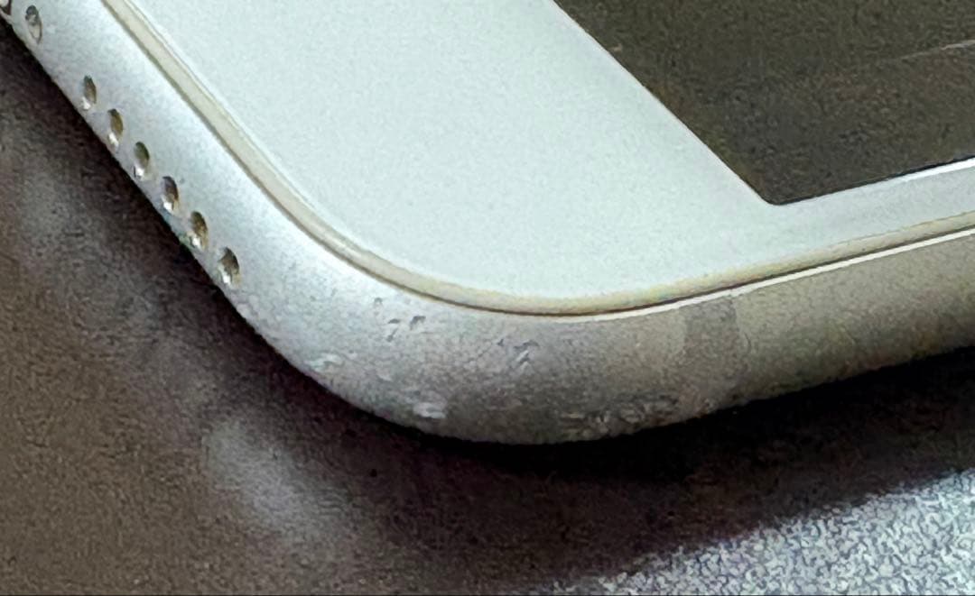 【匿名配送込】iPhone 8 64GB SIMフリー 箱ケーブル充電器付属