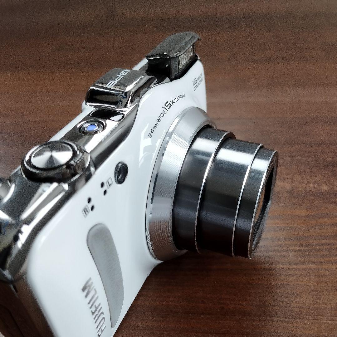 [美品]Fujifilm FinePix F550EXR ホワイト