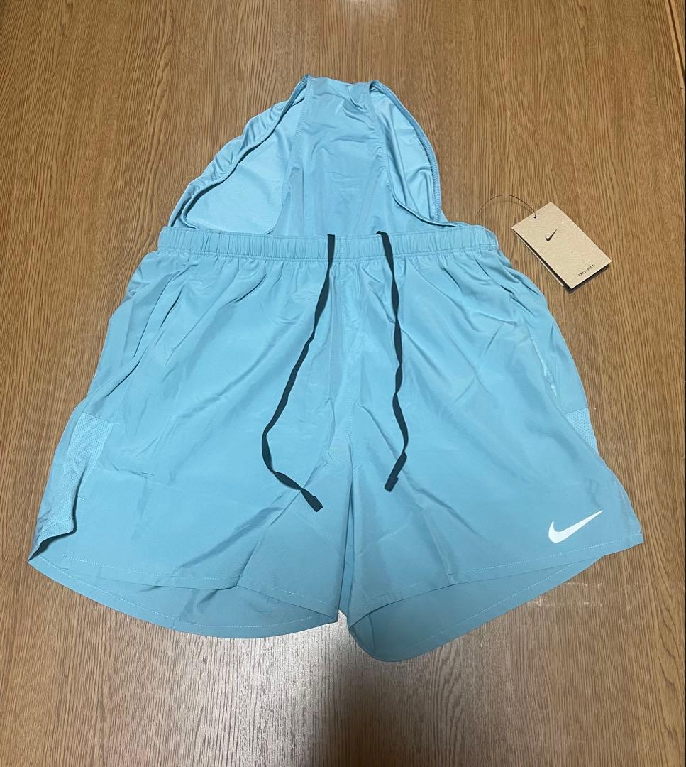 Nike ウィンドブレーカー & ショートパンツ セット